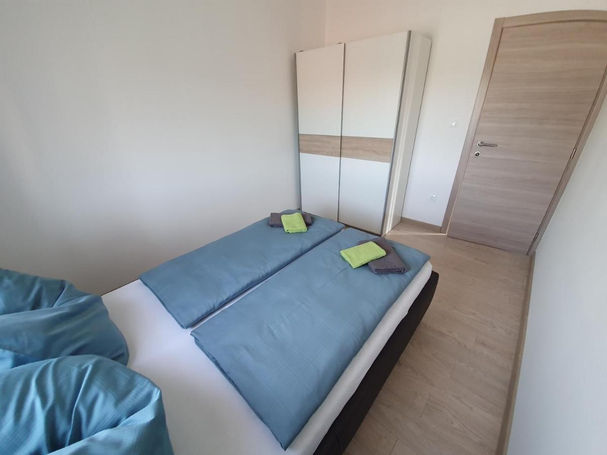 Apartmani Bozic-Tokic Krk Town Extérieur photo