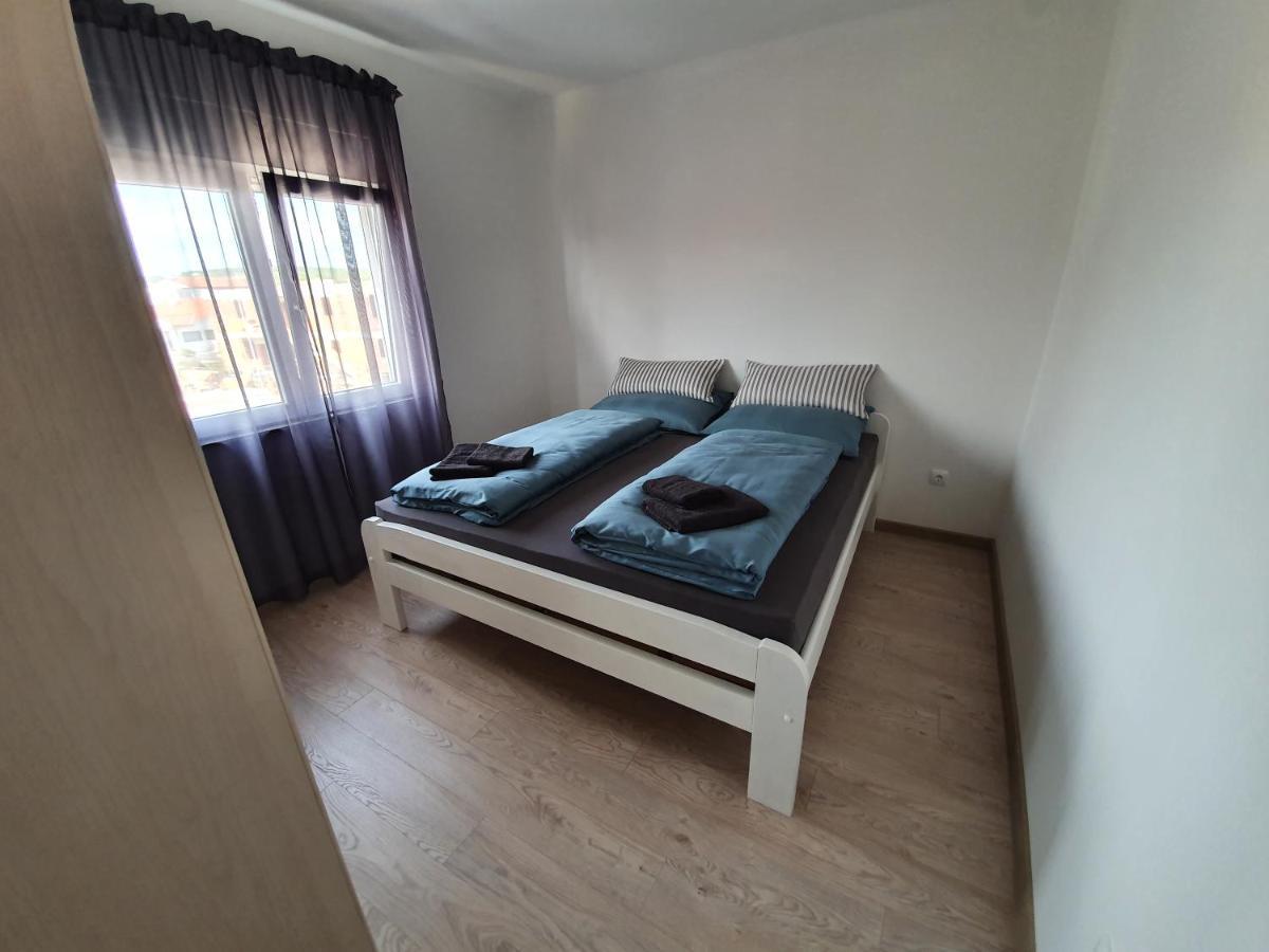 Apartmani Bozic-Tokic Krk Town Extérieur photo